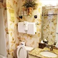 401 South Hampton - Charming 2 Bedroom, 2 Bath Ocean View Condo. 2 Condo